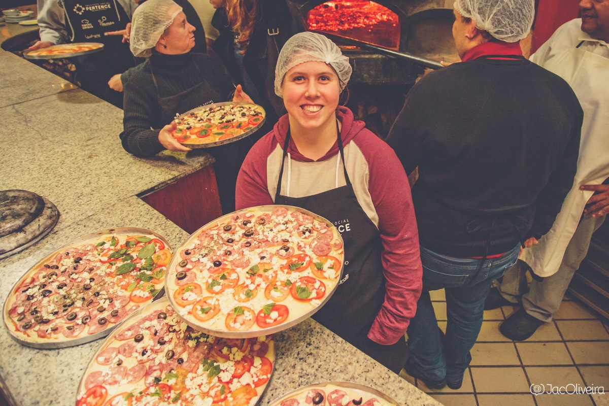 grupo gourmet pertence porto alegre fazendo pizza no fratello