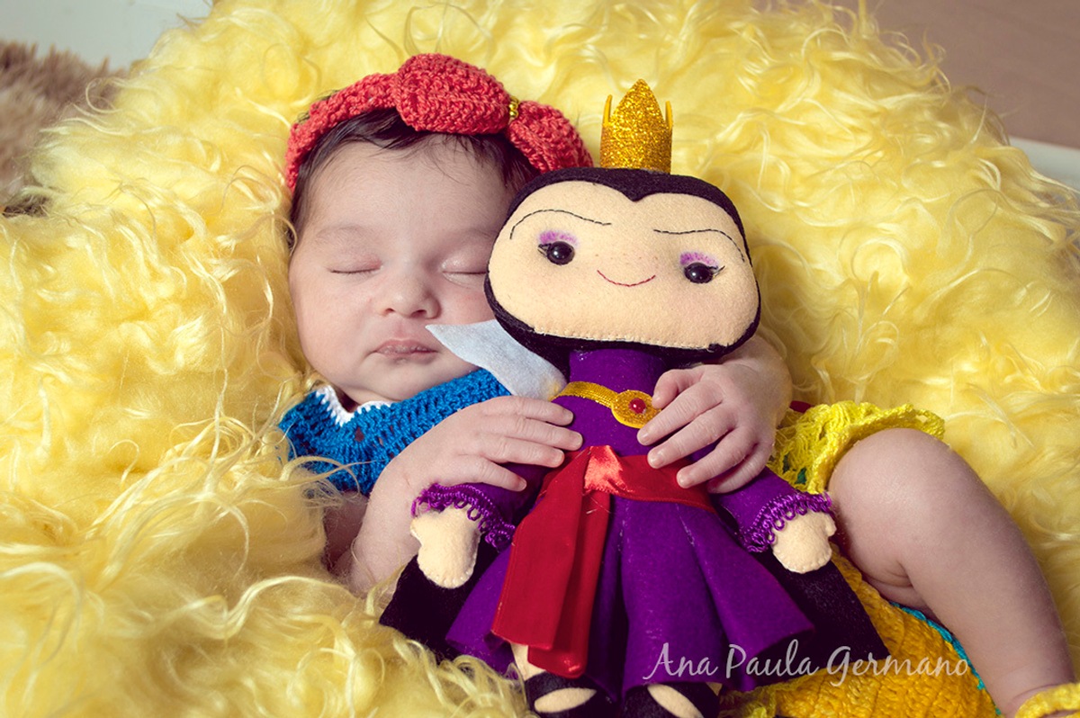 Ensaio Newborn Tema Branca de Neve, realizado no Estúdio Essenziale Design Fotografia, Tatuapé, Zona Leste, São Paulo/SP