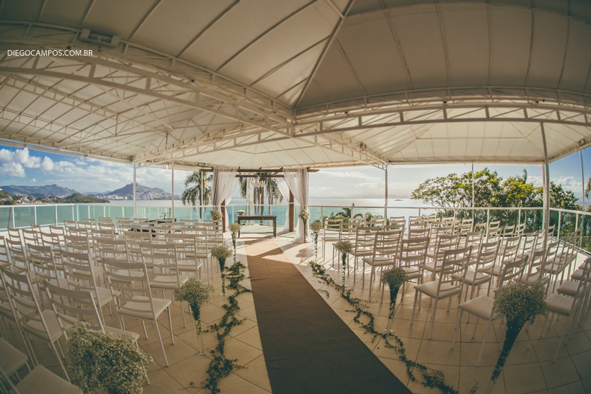 altar de casamento na praia