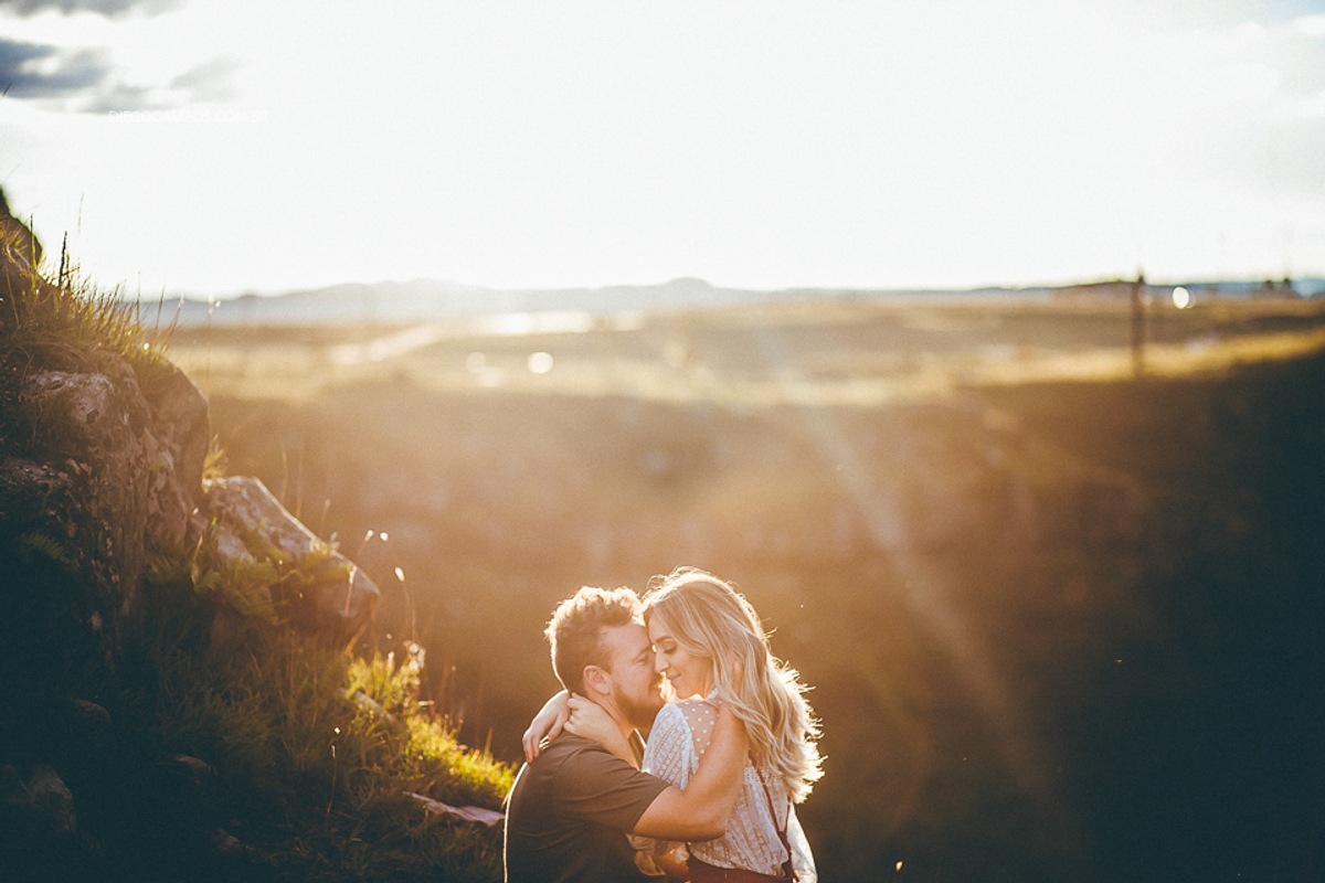 casal em pôr do sol