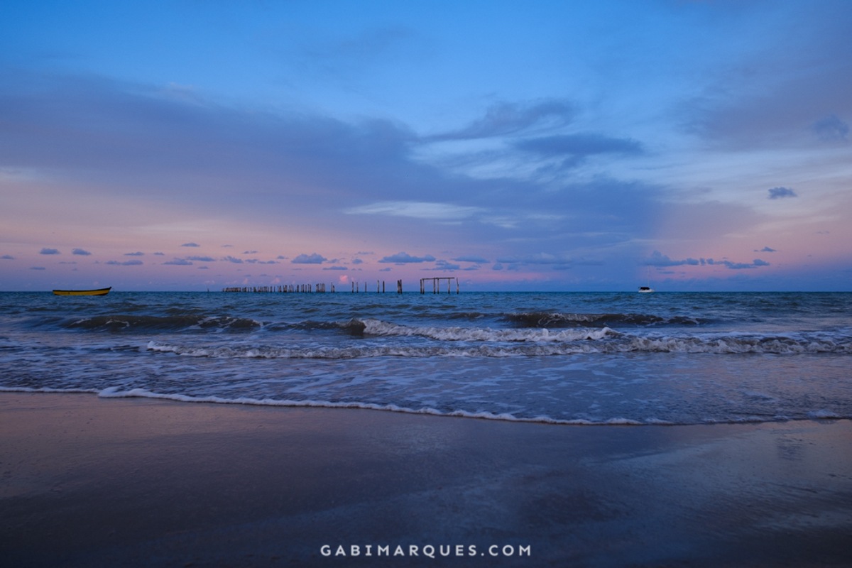 por do sol na praia de cumuruxatiba bahia