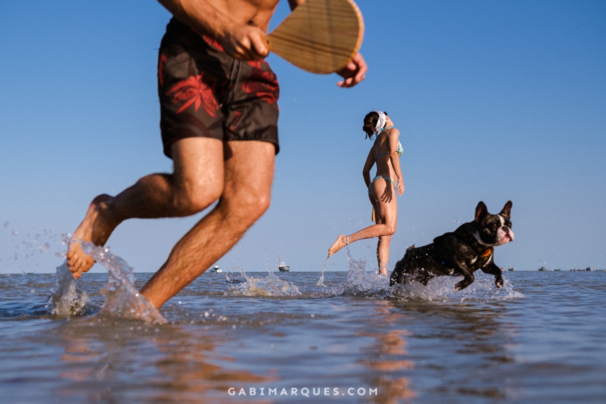 Foto de casal na praia cumuruxatiba Bahia