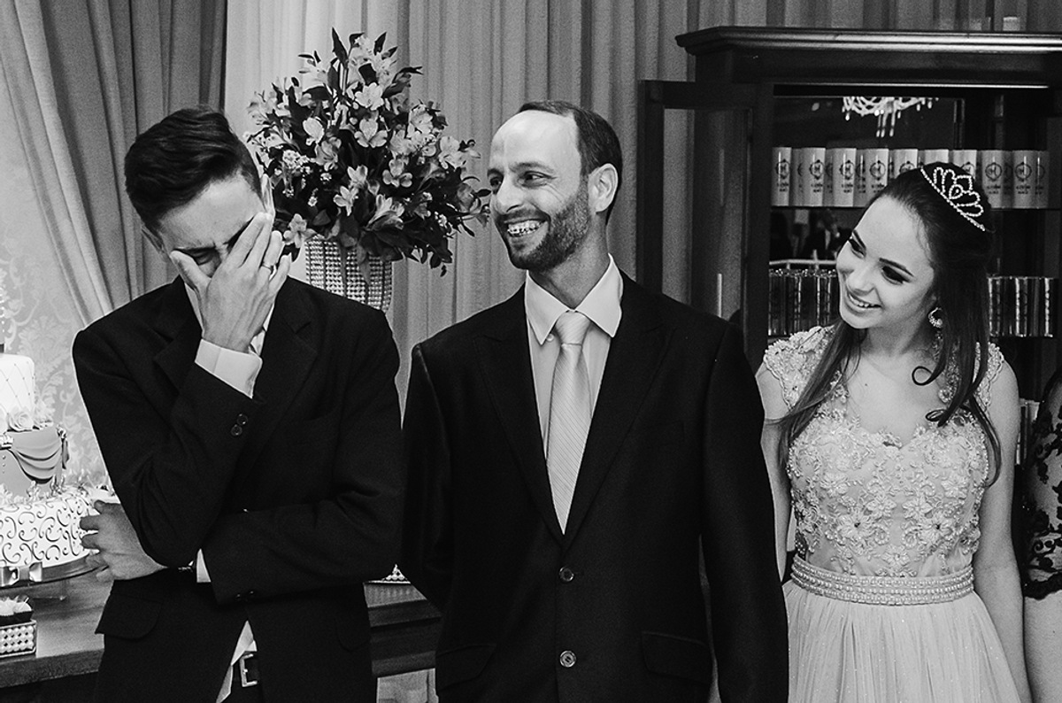 Irmão da debutante emocionado
