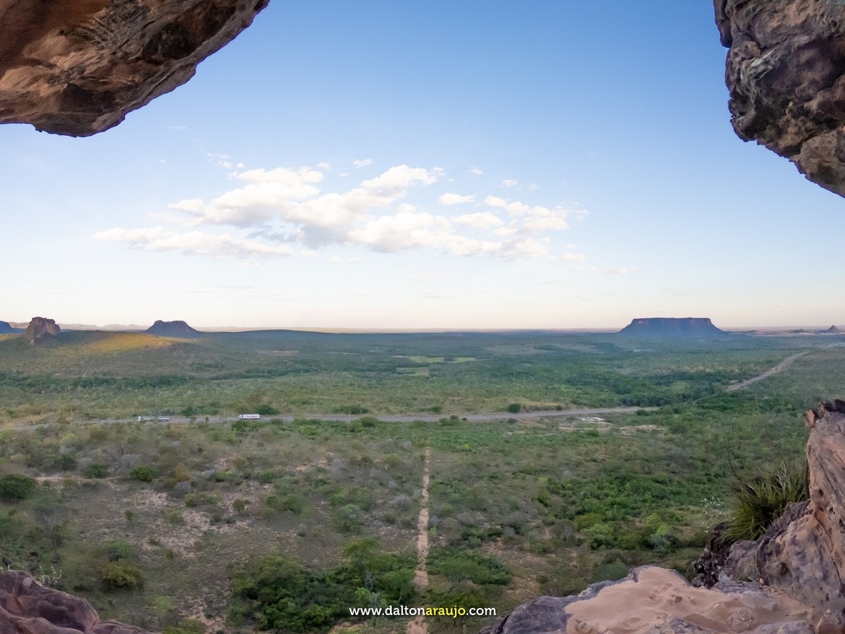 pedra furada chapada das mesas