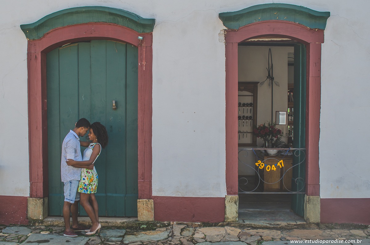 O ensaio pre-wedding do Lucas e da Ainoã foi em Tiradentes/MG