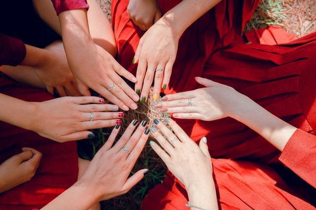 MANICURE