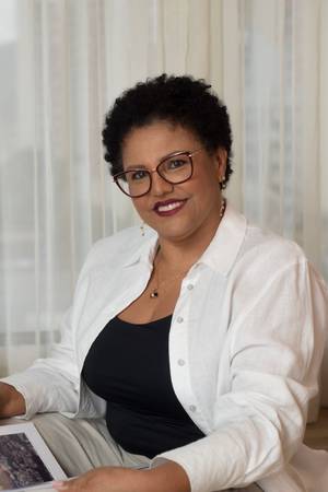 Sobre Cláudia Farias Fotografia