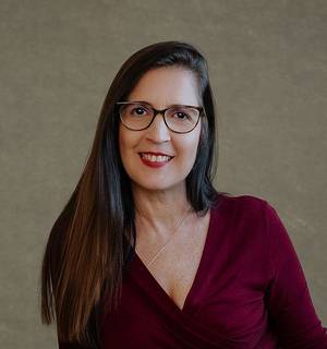 Sobre RENATA FIGUEIREDO