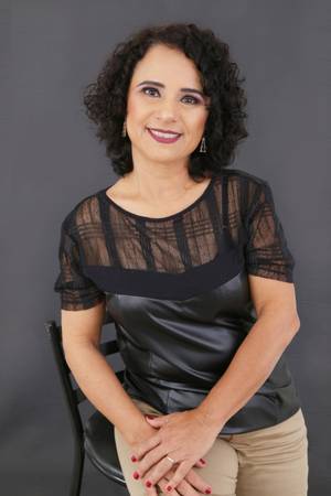 Sobre Regina Cazonatto