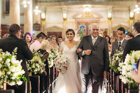 Vestido Carol Hungria
entrada da noiva na igreja'