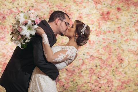 Vestido Carol Hungria
parede de flor'