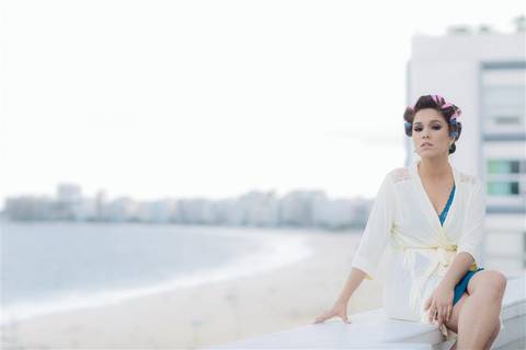 noiva com a vista de Copacabana.'