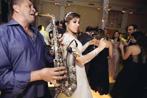 Vestido Carol Hungria
show com o sax'
