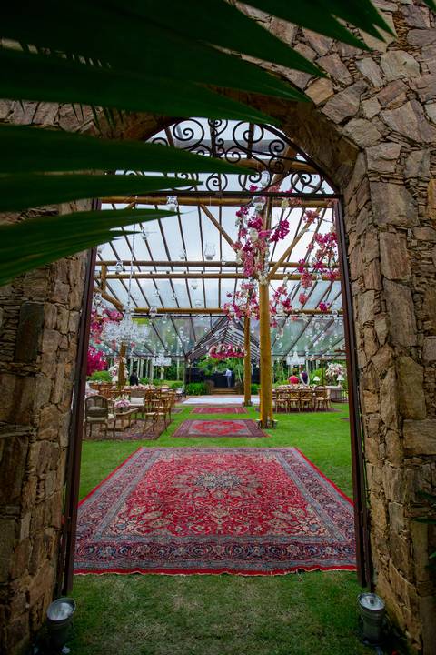 Lago buriti. Porta de ferro para entrada do salão do Lago Buriti.'