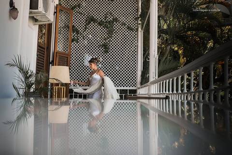 noiva curtindo seu vestido'