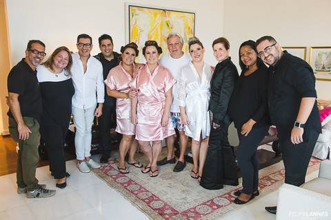 Daniel Cruz, Vanessa Aune, Marcelo Hicho, Stella Fisher, Felipe Lannes, 
Oliver filmes.
Foto com todos os profissionais envolvido no evento '