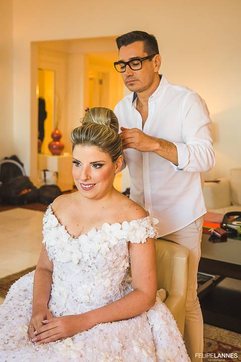 Marcelo Hicho
A noiva escolheu um coque bem tradicional.'