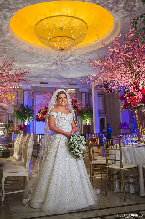 Cerimonial: Vanessa Aune
Decoração: Daniel Cruz
Salão Golden no Copacabana Palace
Local: Copacabana Palace'