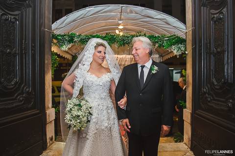 Cerimonial: Vanessa Aune
Orquestra: Delfim Moreira
Entrada da noiva na igreja!
Igreja: Monte do Carmo'