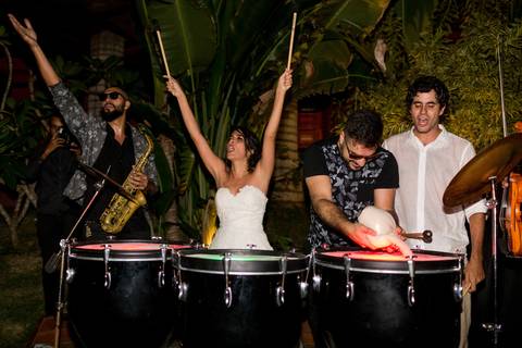 e vamos de batuque
Insólito Búzios'