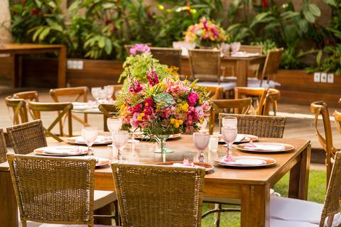 Arranjo de centro de mesa
Insólito Búzios'