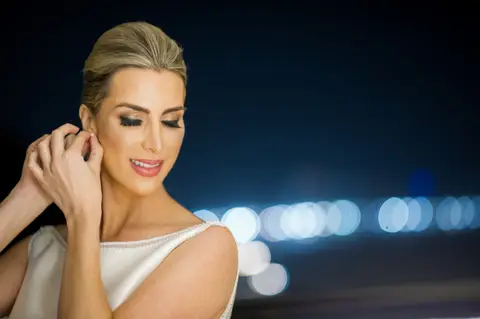 Marina Fava
Noiva colocando o brinco'