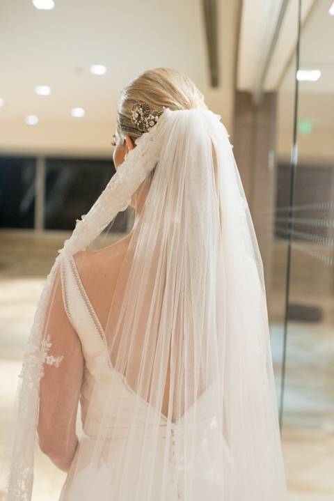 Marina Fava
Lindo o veu da noiva'