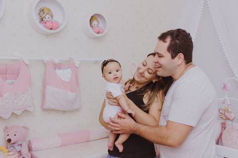 quarto de bebê em ensaio de família em casa em ribeirão preto'