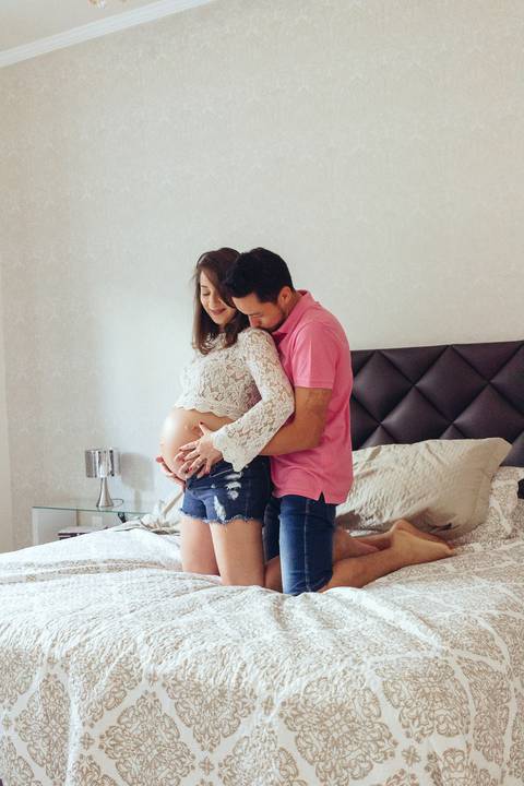 ensaio gestante no quarto '