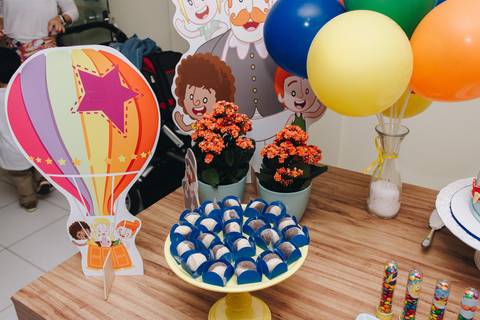 detalhes da mesa de bolo de aniversário de 1 ano mundo bita ribeirão preto'