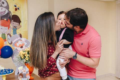 beijo duplo dos padrinhos em aniversário de 1 aninho com o tema mundo bita em ribeirão preto'