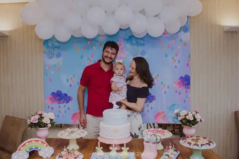 foto família aniversário 1 ano tema chuva de amor'