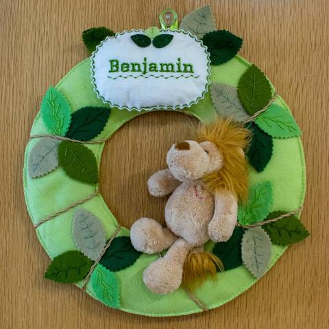 Fotografia de parto -  Chegou o grande dia. Meu enfeite de porta de maternidade...para a alegria de todos, cheguei!! Nascimento de um filho! Chegada de um bebe!'