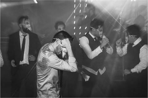 Pessoas se divertindo na festa'