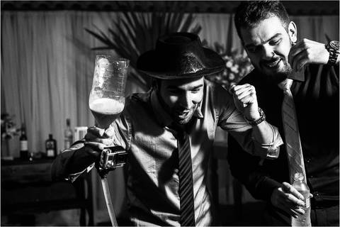 Amigos se divertindo em festa de Medicina'