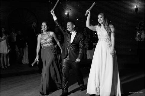 entrada de tres formandos em sua formatura em santa maria - RS'