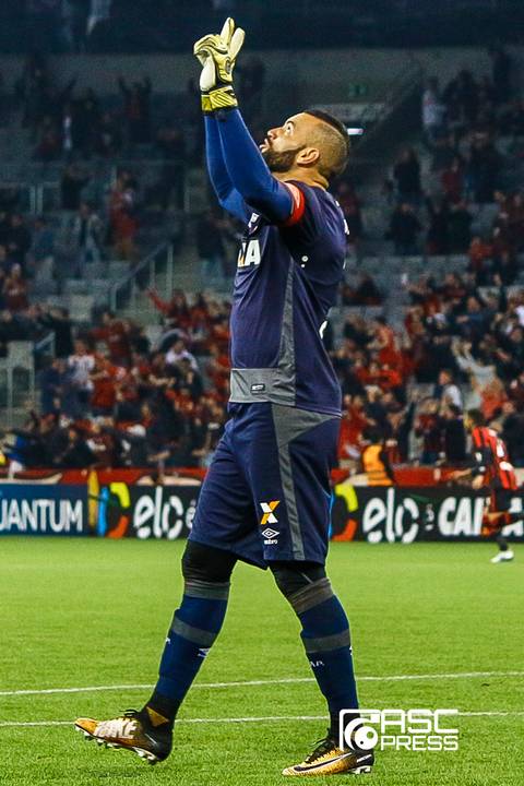 Fotojornalismo/Esporte - Atlético PR x Grêmio - Copa do ...