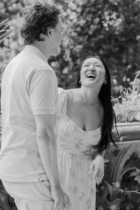 Cindy and Ryan, intimate portrait at Palácio de Monserrate, Sintra (black and white)'