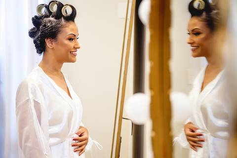 dia da noiva, mariana assis lounge, abrescas, buque rosa, natus barber shop, madrinahs de rosa, noide terno vinho, casamento de noite, dia do noivo, make de noiva, penteado de noiva'