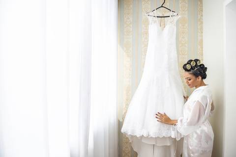 dia da noiva, mariana assis lounge, abrescas, buque rosa, natus barber shop, madrinahs de rosa, noide terno vinho, casamento de noite, dia do noivo, make de noiva, penteado de noiva'