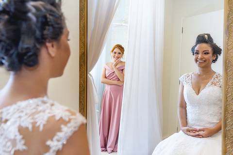 dia da noiva, mariana assis lounge, abrescas, buque rosa, natus barber shop, madrinahs de rosa, noide terno vinho, casamento de noite, dia do noivo, make de noiva, penteado de noiva'