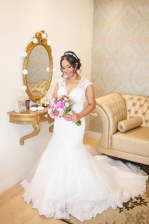 dia da noiva, mariana assis lounge, abrescas, buque rosa, natus barber shop, madrinahs de rosa, noide terno vinho, casamento de noite, dia do noivo, make de noiva, penteado de noiva'