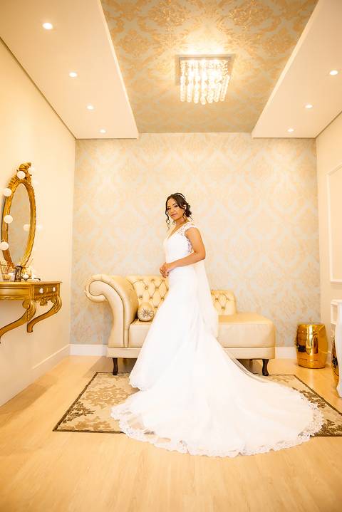 dia da noiva, mariana assis lounge, abrescas, buque rosa, natus barber shop, madrinahs de rosa, noide terno vinho, casamento de noite, dia do noivo, make de noiva, penteado de noiva'