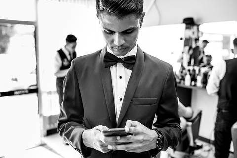 dia da noiva, mariana assis lounge, abrescas, buque rosa, natus barber shop, madrinahs de rosa, noide terno vinho, casamento de noite, dia do noivo, make de noiva, penteado de noiva'