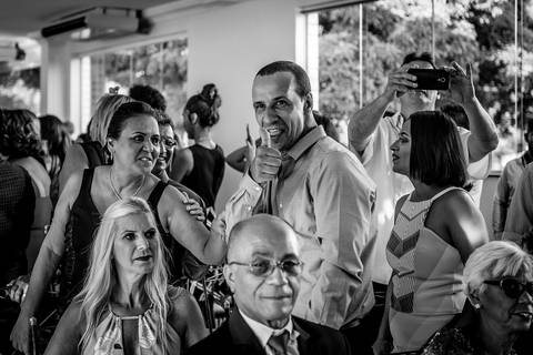 dia da noiva, mariana assis lounge, abrescas, buque rosa, natus barber shop, madrinahs de rosa, noide terno vinho, casamento de noite, dia do noivo, make de noiva, penteado de noiva'