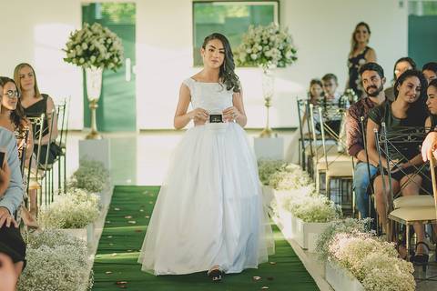 dia da noiva, mariana assis lounge, abrescas, buque rosa, natus barber shop, madrinahs de rosa, noide terno vinho, casamento de noite, dia do noivo, make de noiva, penteado de noiva'