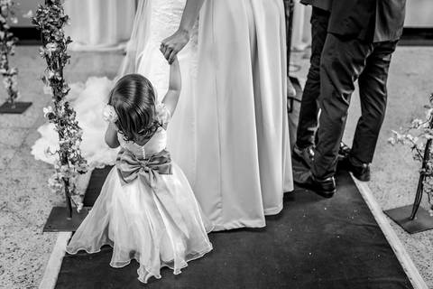 dia da noiva, mariana assis lounge, abrescas, buque rosa, natus barber shop, madrinahs de rosa, noide terno vinho, casamento de noite, dia do noivo, make de noiva, penteado de noiva'