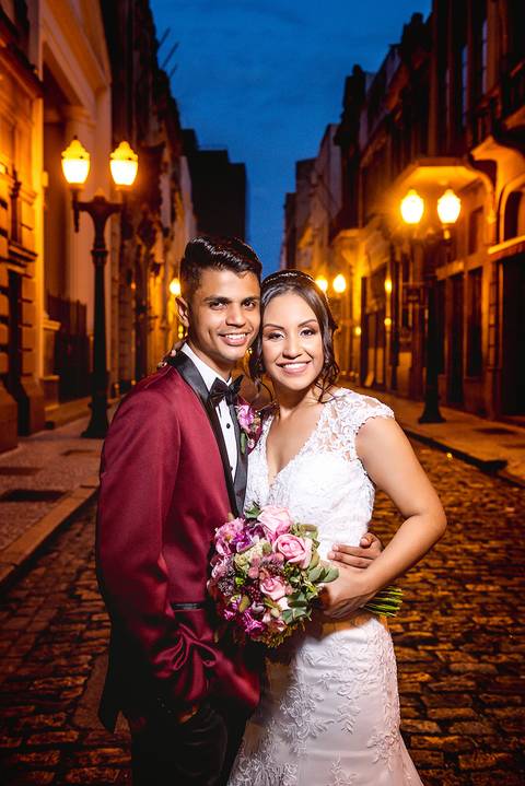 dia da noiva, mariana assis lounge, abrescas, buque rosa, natus barber shop, madrinahs de rosa, noide terno vinho, casamento de noite, dia do noivo, make de noiva, penteado de noiva'