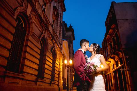 dia da noiva, mariana assis lounge, abrescas, buque rosa, natus barber shop, madrinahs de rosa, noide terno vinho, casamento de noite, dia do noivo, make de noiva, penteado de noiva'