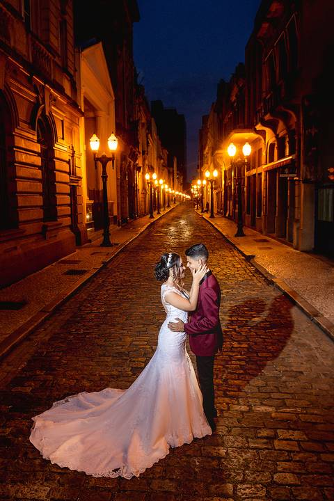 dia da noiva, mariana assis lounge, abrescas, buque rosa, natus barber shop, madrinahs de rosa, noide terno vinho, casamento de noite, dia do noivo, make de noiva, penteado de noivadia da noiva, mariana assis lounge, abrescas, buque rosa, natus barber sho'